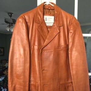 Vintage Beautiful saddle color London Fog leather lined jacket! Made in the USA